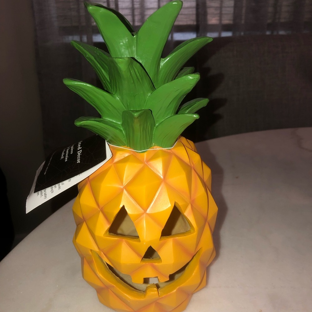 🍍 Pineapple Jack-O'-Lantern Light up Figurine -